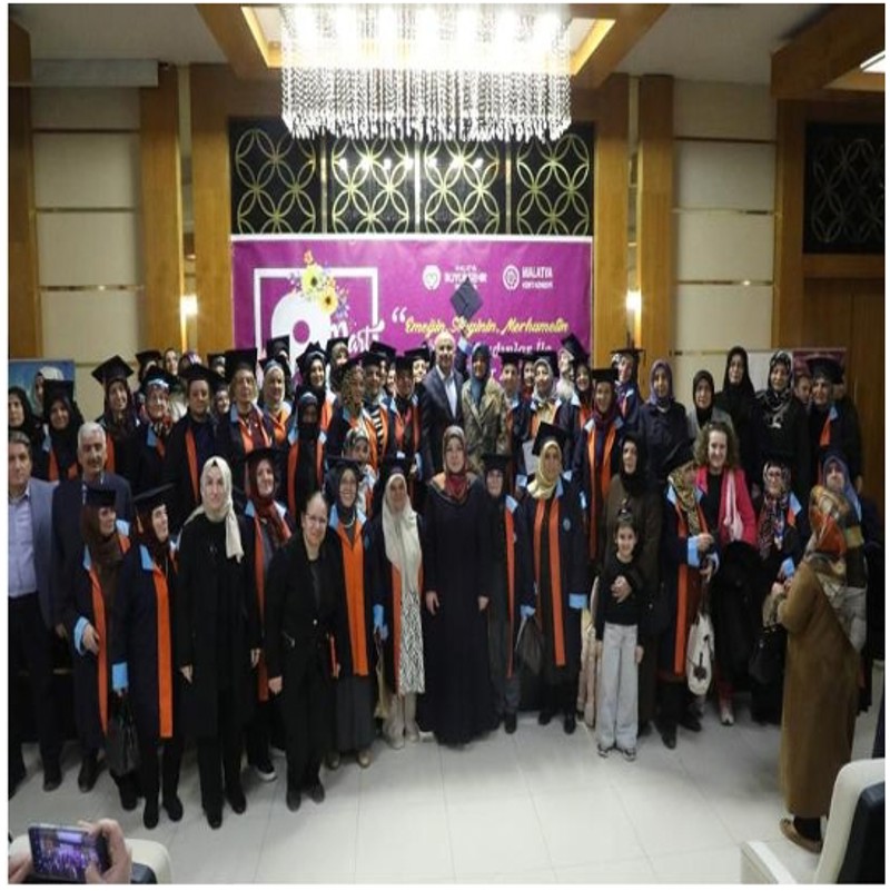 KADIN AKADEMISI EĞITIM PROGRAMI SERTIFIKA TÖRENI 