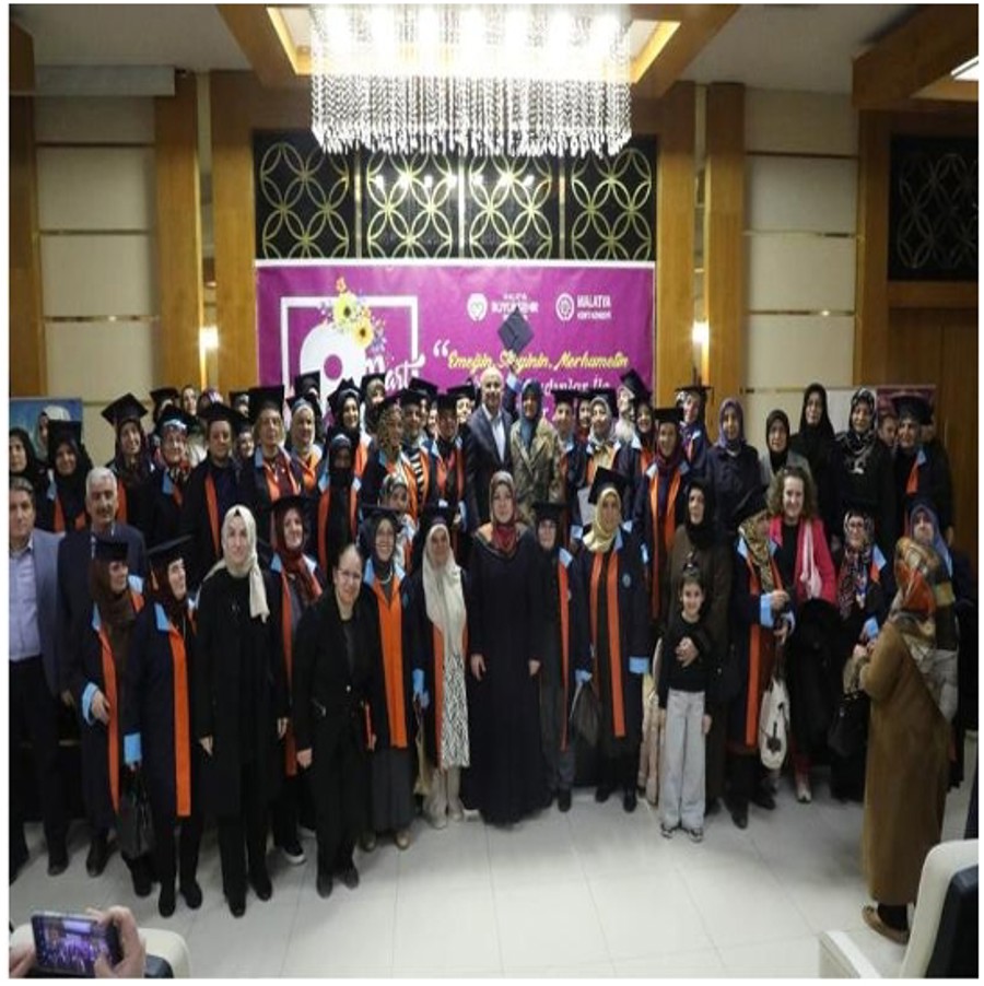 KADIN AKADEMISI EĞITIM PROGRAMI SERTIFIKA TÖRENI 