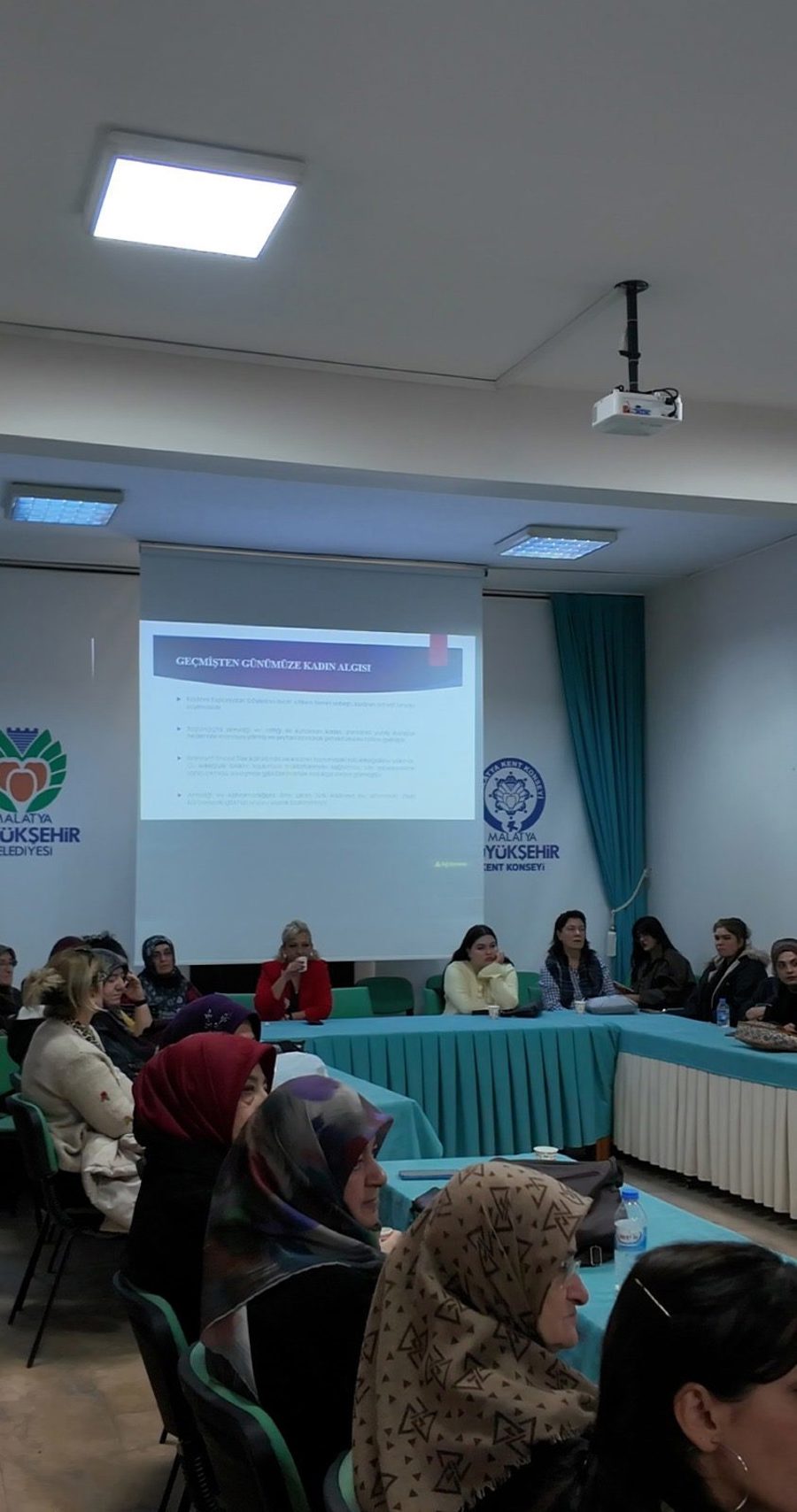 MTÜ’de "Hilebaz Arketipi" Üzerinden Kadın Algısı Konuşuldu: "Çağlar Değişse de Şiddetin Özü Değişmiyor"